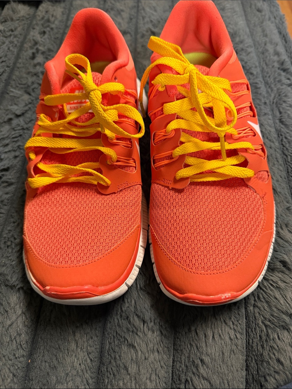 Nike Orange Running Shoes with Yellow Laces - Picture 3 of 12